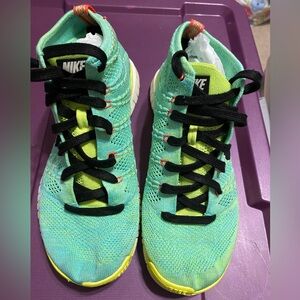 Nike Flyknit Chunky Running Shoes Women's Size 8.5 GREEN EUC